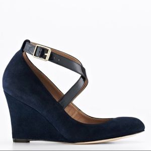 ANN TAYLOR 💙 navy suede wedges